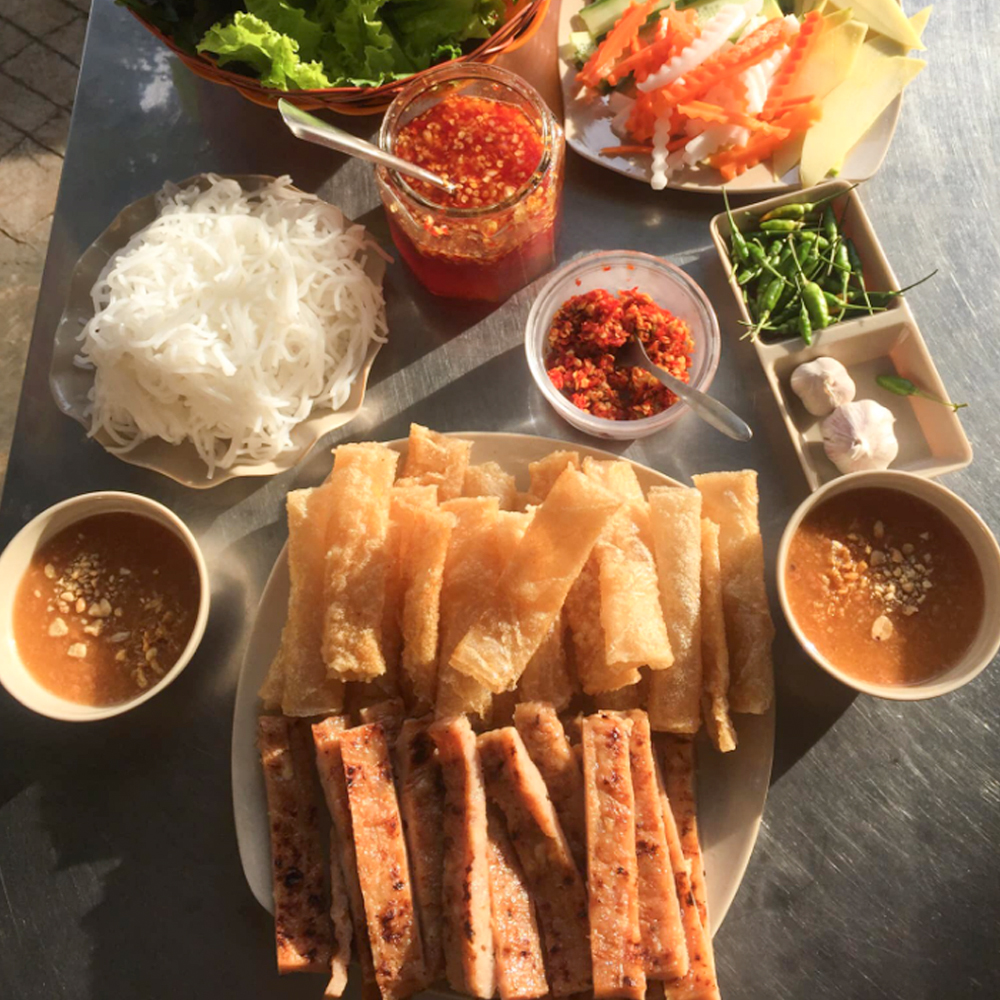 Nem Nướng Cô Hai_1