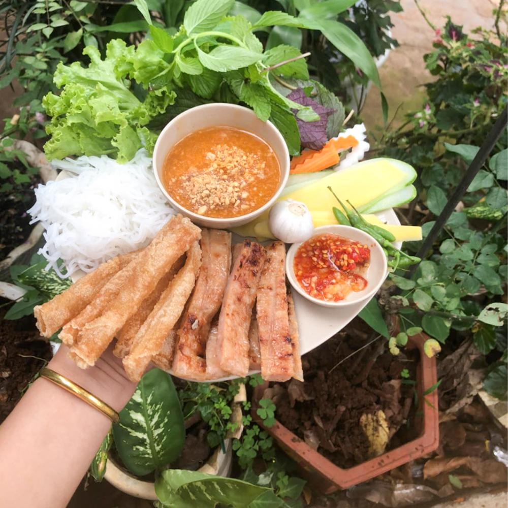 Nem Nướng Cô Hai_4