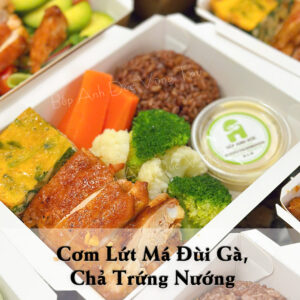 Cơm Lứt Má Đùi Gà Chả Trứng Nướng