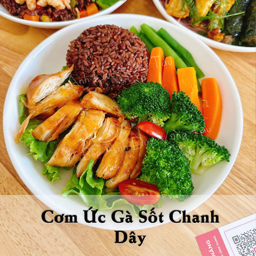 Cơm Ức Gà Sốt Chanh Dây