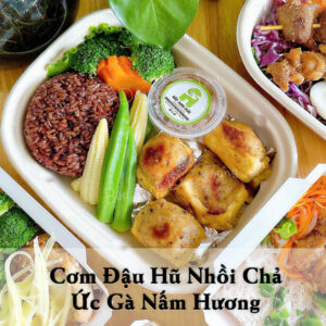 Cơm đậu hũ nhồi chả ức gà nấm hương