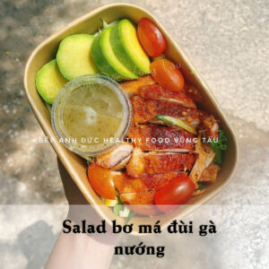 Salad bơ má đùi gà nướng
