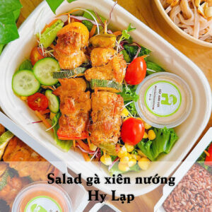 Salad gà xiên nướng Hy Lạp
